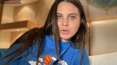 EvaHazard online show from 02/05/25, 08:04