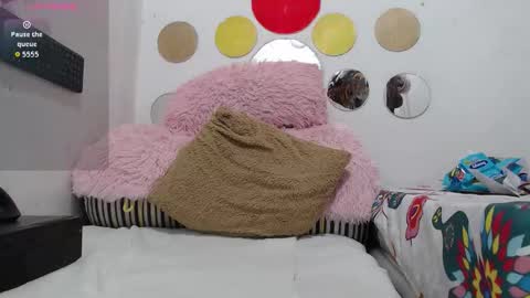 Snapshot of evahootxx chatting on 02/08/26, 05:49 EVA online show from 02/08/26, 05:49