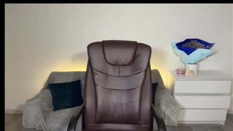 Eva online show from 03/15/26, 05:41