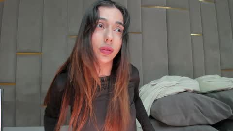 EVA online show from 12/22/25, 03:42