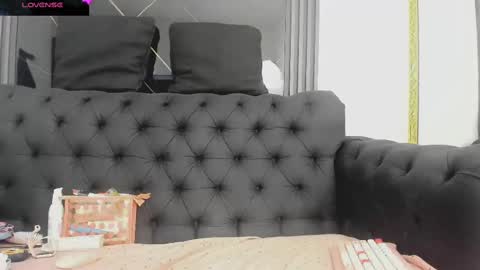 Eva online show from 10/21/25, 01:34