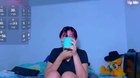 Snapshot of evaluna_02 chatting on 05/22/26, 12:22 evaluna_02 online show from 05/22/26, 12:22