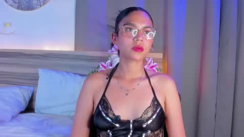 Snapshot of evalune_ chatting on 05/08/26, 09:31 . online show from 05/08/26, 09:31