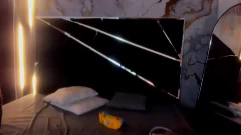  Eva  online show from 12/21/25, 12:12