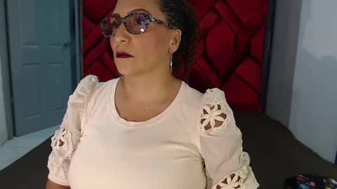 Eva Mills online show from 02/18/25, 07:52