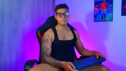 EVAN GREY online show from 10/09/25, 03:59