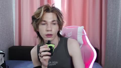 evan_reinhart online show from 09/26/25, 08:40