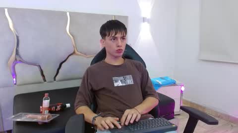 evan_tay online show from 01/12/26, 03:01