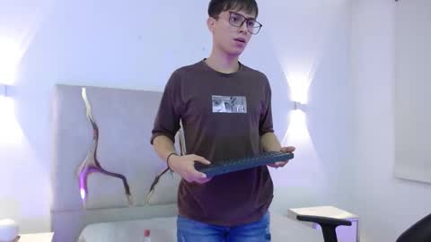 evan_tay online show from 01/17/26, 03:11