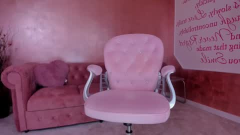 Snapshot of evanew_ chatting on 02/14/25, 12:09 Eva online show from 02/14/25, 12:09