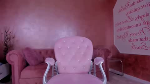 Snapshot of evanew_ chatting on 02/17/25, 09:52 Eva online show from 02/17/25, 09:52