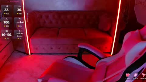 Snapshot of evanew_ chatting on 11/30/25, 05:50 Eva online show from 11/30/25, 05:50