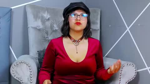 Snapshot of evangeline_17 chatting on 03/01/25, 03:32 Miss Evangeline    online show from 03/01/25, 03:32