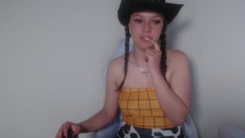 eva  online show from 10/10/25, 02:54