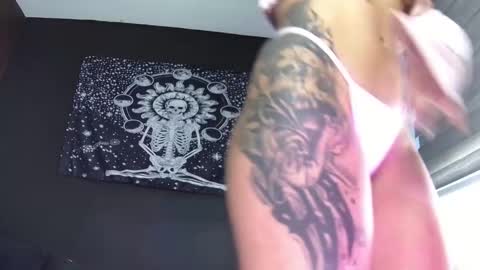  Eva online show from 11/10/25, 06:40