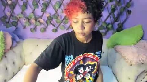 evangely15_ online show from 09/17/25, 11:23