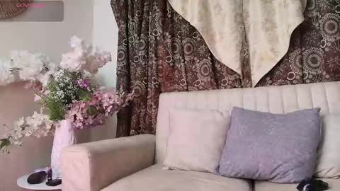  Evangelyne  online show from 11/19/25, 07:58