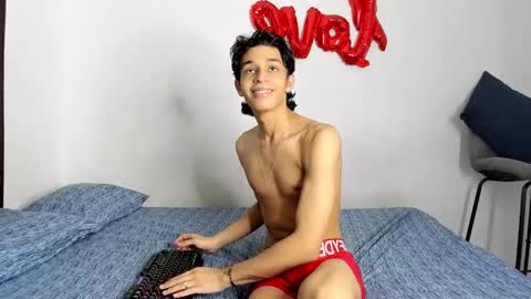 Snapshot of evans_collins24 chatting on 11/30/25, 12:14 Evans collins24 online show from 11/30/25, 12:14