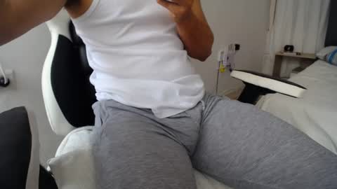 Snapshot of evans_king chatting on 12/17/24, 07:48 Evan online show from 12/17/24, 07:48