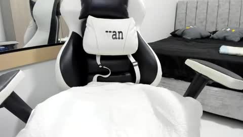 Evan online show from 02/21/26, 02:51