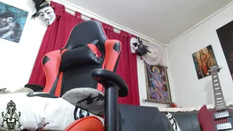 Snapshot of evans_xy chatting on 07/10/26, 12:48 evans_xy online show from 07/10/26, 12:48