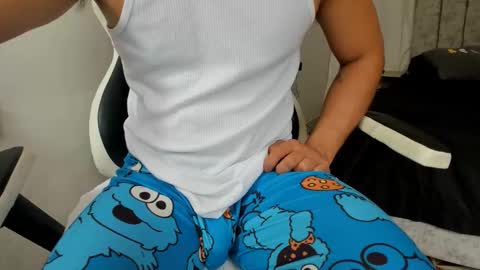 Snapshot of evanss_king chatting on 11/14/25, 03:11 Mateo and Valerio online show from 11/14/25, 03:11