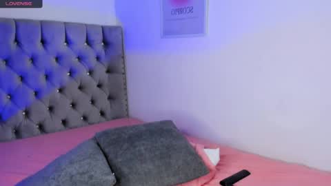 Eva Olimpo online show from 04/11/26, 02:05