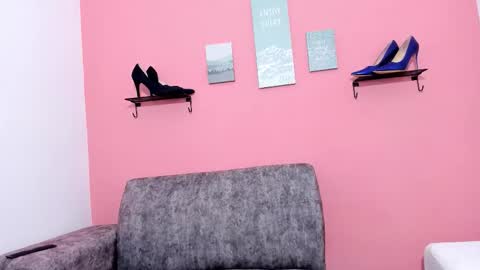 evapalmer_1 online show from 10/27/25, 09:35