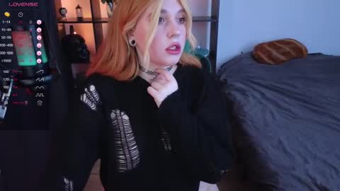 Moon online show from 02/17/25, 11:23