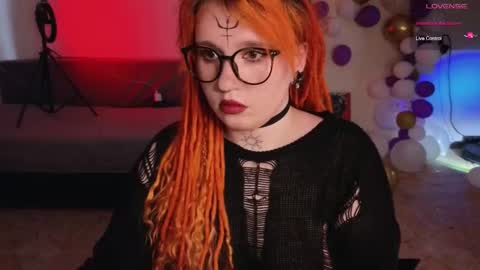 Moon online show from 10/18/25, 09:21