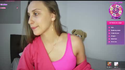 Snapshot of evarenard_ chatting on 07/21/26, 07:27 evarenard_ online show from 07/21/26, 07:27