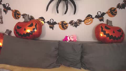 Adelina online show from 10/27/25, 05:33