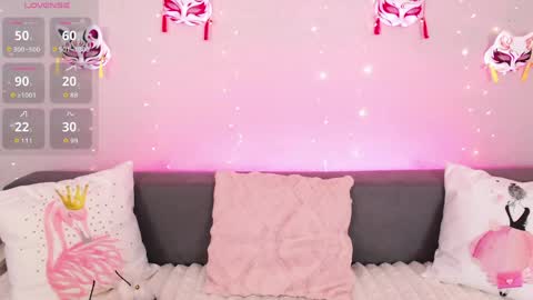 Snapshot of evarey_ chatting on 05/19/26, 03:57 Adelina online show from 05/19/26, 03:57