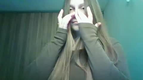 evasapples2026 online show from 03/26/26, 10:04