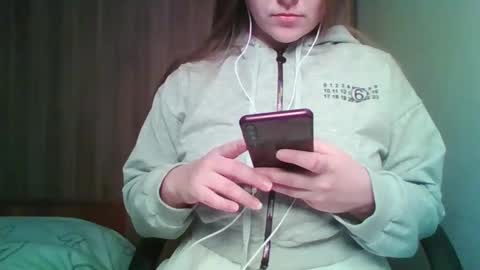 evasapples2026 online show from 05/10/26, 04:56