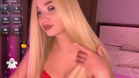 Snapshot of evasweet420 chatting on 10/19/25, 12:55 Eva online show from 10/19/25, 12:55