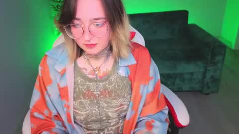 Snapshot of evathewitcher chatting on 07/16/26, 02:06 EvaTheWitcher online show from 07/16/26, 02:06