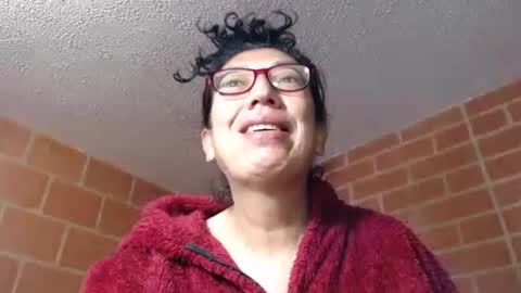 Snapshot of evatuya chatting on 05/25/26, 10:38 eva55 online show from 05/25/26, 10:38