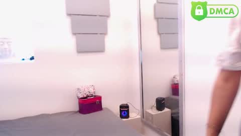 Eva Twiss online show from 09/18/25, 11:56