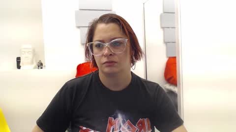 Eva Twiss online show from 11/06/25, 11:22