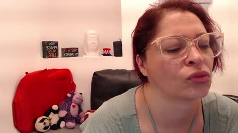 Eva Twiss online show from 05/25/26, 12:44