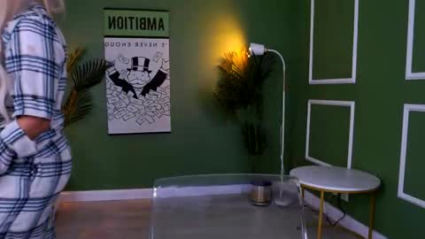 Eva online show from 04/20/26, 09:56