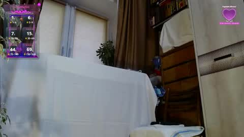 Francine online show from 05/05/26, 01:30