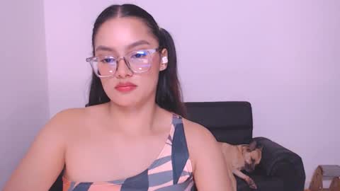 Snapshot of eve_rox18 chatting on 01/05/25, 09:26 Eve Rox18 online show from 01/05/25, 09:26