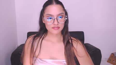 Snapshot of eve_rox18 chatting on 01/08/25, 12:05 Eve Rox18 online show from 01/08/25, 12:05