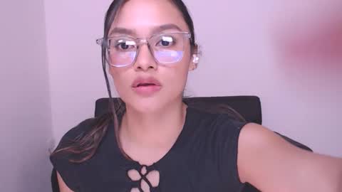 Snapshot of eve_rox18 chatting on 01/21/25, 06:54 Eve Rox18 online show from 01/21/25, 06:54