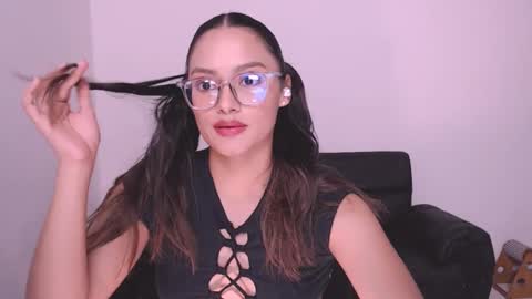 Snapshot of eve_rox18 chatting on 01/29/25, 12:54 Eve Rox18 online show from 01/29/25, 12:54