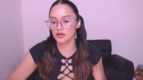 Snapshot of eve_rox18 chatting on 01/29/25, 10:48 Eve Rox18 online show from 01/29/25, 10:48