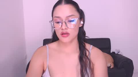 Snapshot of eve_rox18 chatting on 01/31/25, 12:17 Eve Rox18 online show from 01/31/25, 12:17