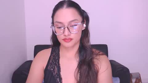 Snapshot of eve_rox18 chatting on 02/05/25, 07:39 Eve Rox18 online show from 02/05/25, 07:39